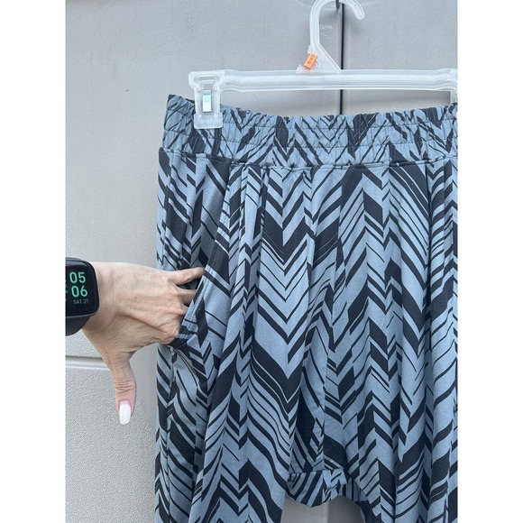 NIKE WOMEN’S GRAY BLACK Y2K DRI-FIT AVANT MOVE HAREM CAPRI CROP PANTS SZ XS - Picture 3 of 8